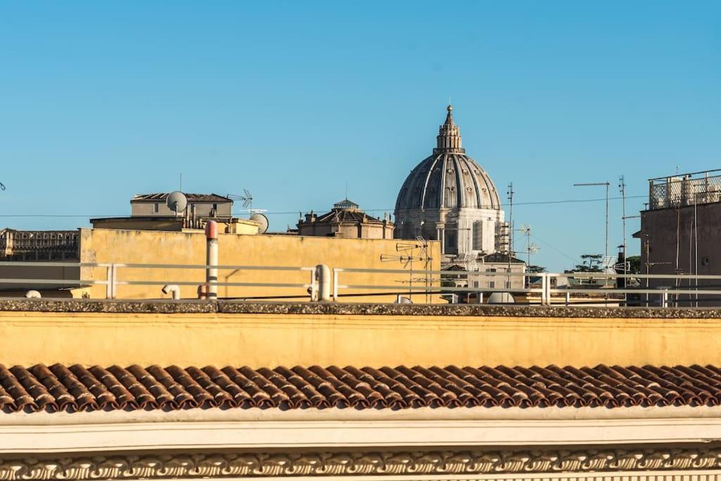 Apartment Vatican Rooftop Con Vista Su San Pietro *