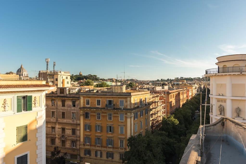 Vatican Rooftop Con Vista Su San Pietro Apartment Rome